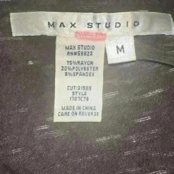 Max Studio Top V-neck - Picture 5 of 5